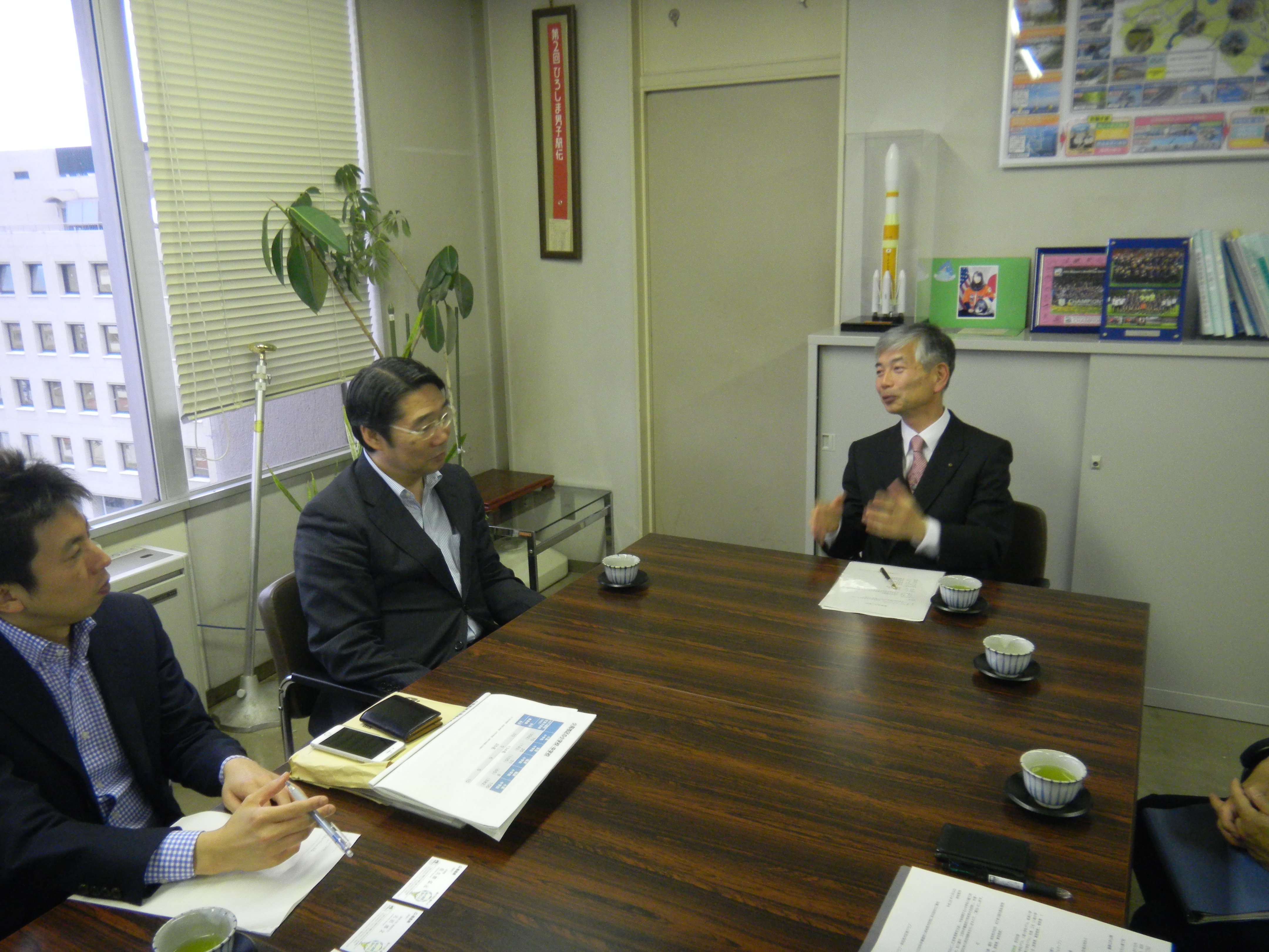 文部科学省前川審議官来庁の画像