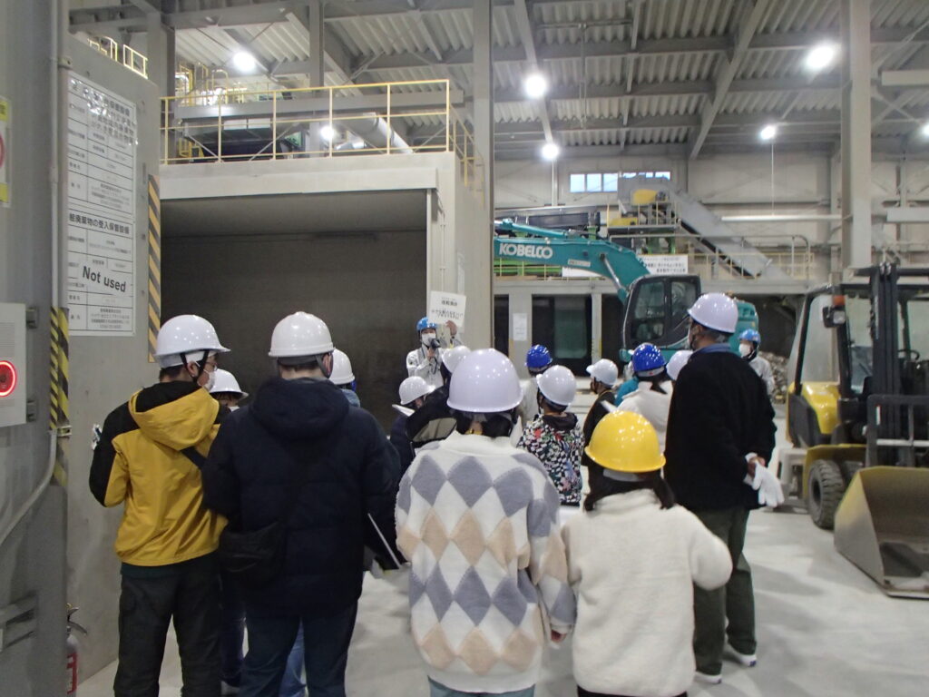 見学の様子の写真