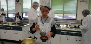 ふくしまっ子ごはんコンテスト調理中の写真5