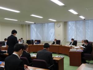 決算審査特別委員会（班別１班）の写真