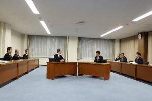 大串正樹経済産業副大臣表敬訪問写真１