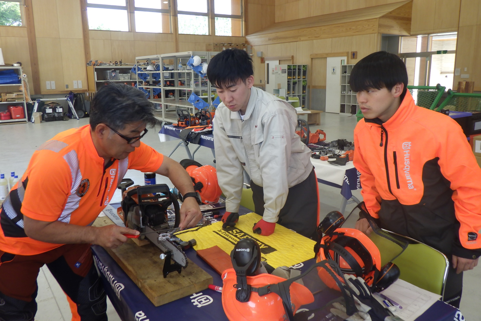 チェーンソーの取扱