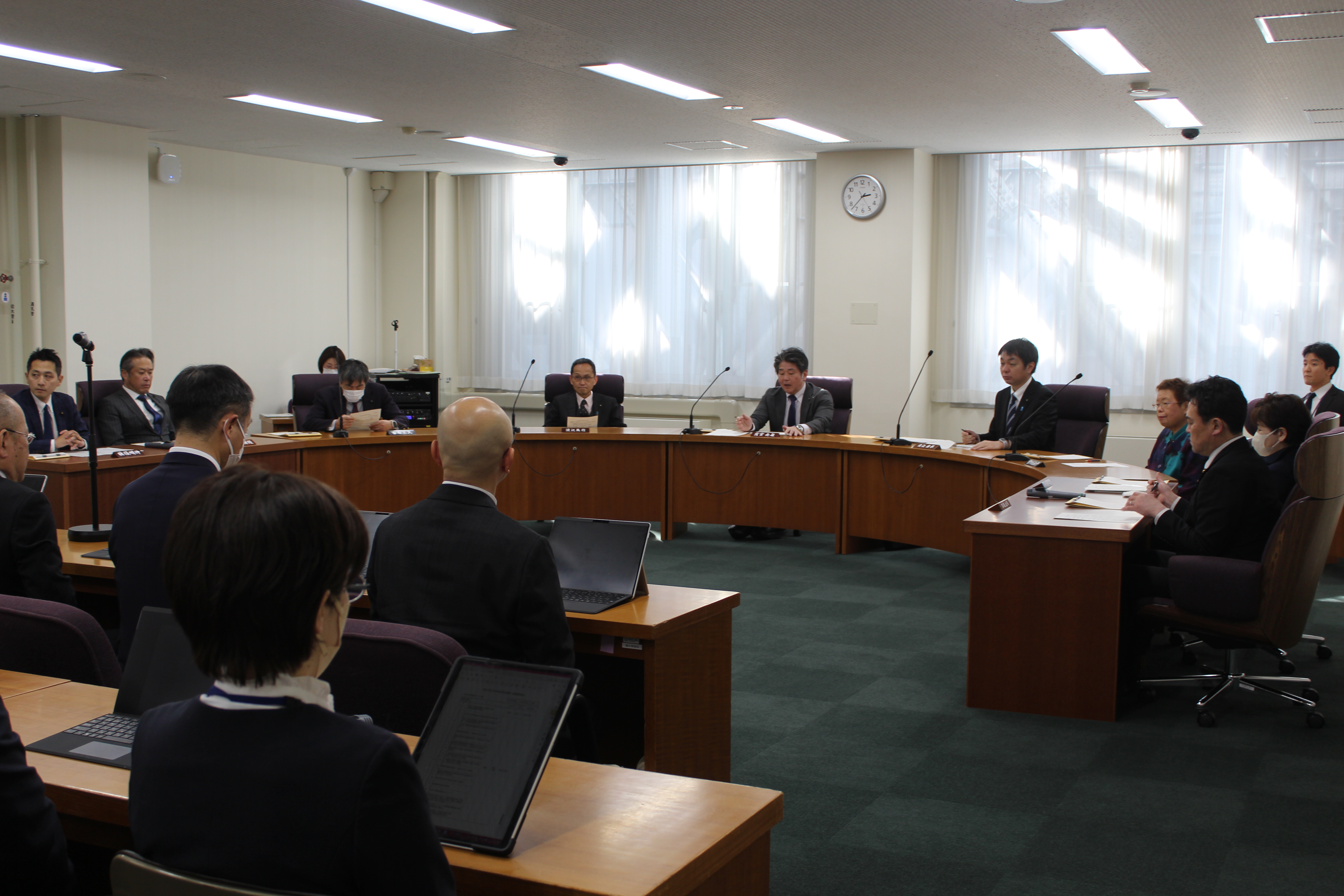 総務委員会の写真