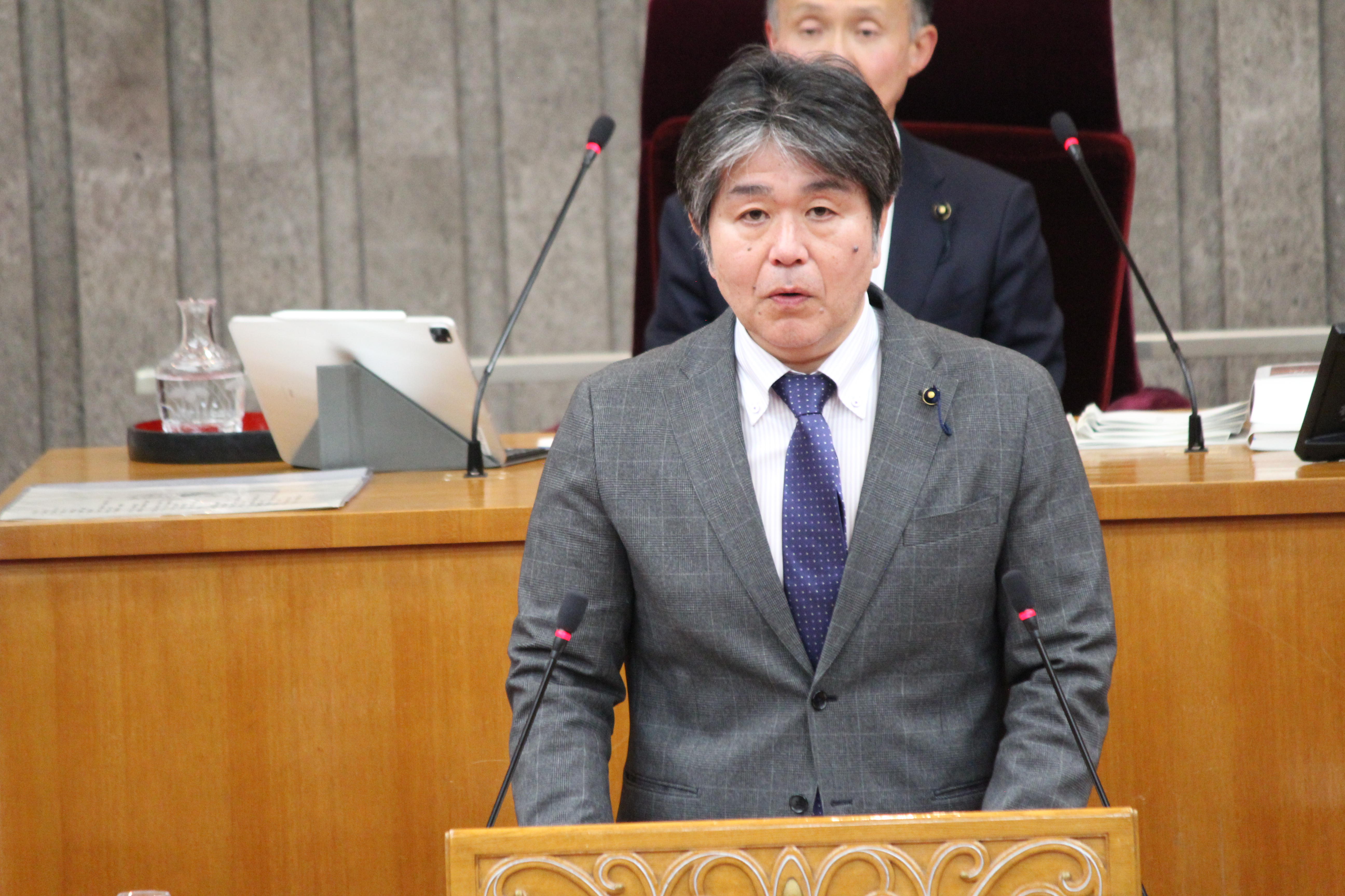 総務委員長報告の写真