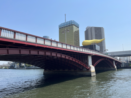 隅田川に架かる吾妻橋の写真