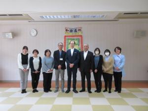 知事と古殿町健康管理センター関係者等の集合写真