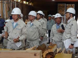 只見町薪ステーションの調査を行う農林水産委員会