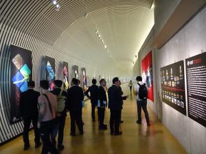 沖縄科学技術大学院大学を調査をする避難地域復興・産業振興対策特別委員会