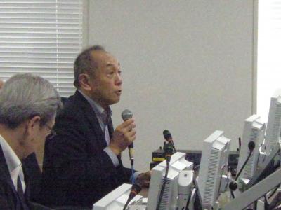 質疑の様子