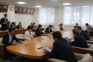 議会運営委員会の様子