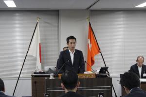 一般質問（猪俣明伸議員）の様子