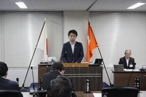 渡辺康平副委員長の写真