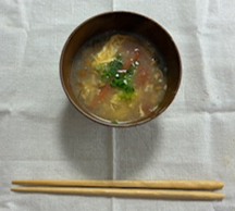 トマトとなめこのさっぱりみそ汁