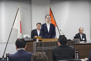 知事の閉会の挨拶の写真