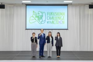 「カーボンニュートラルアンバサダー」との記念写真