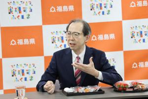 ＪＡふくしま未来及びＪＡ東西しらかわによるいちごの贈呈並びにＪＡふくしま未来によるあんぽ柿の贈呈写真4