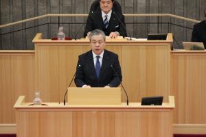 代表質問（鈴木智議員）の写真