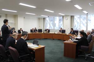 総務委員会の写真