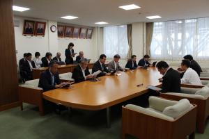 各派交渉会の様子