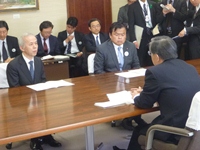 県知事緊急申し入れ2