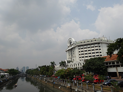 大都会ジャカルタにもオランダ植民地時代の建築物が立ち並ぶ