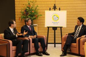 さんきゅうパパプロジェクト総理表敬訪問