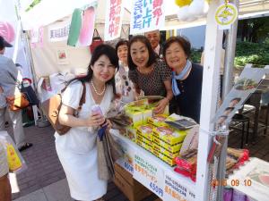 県人会まつり2016堀井副知事と撮影